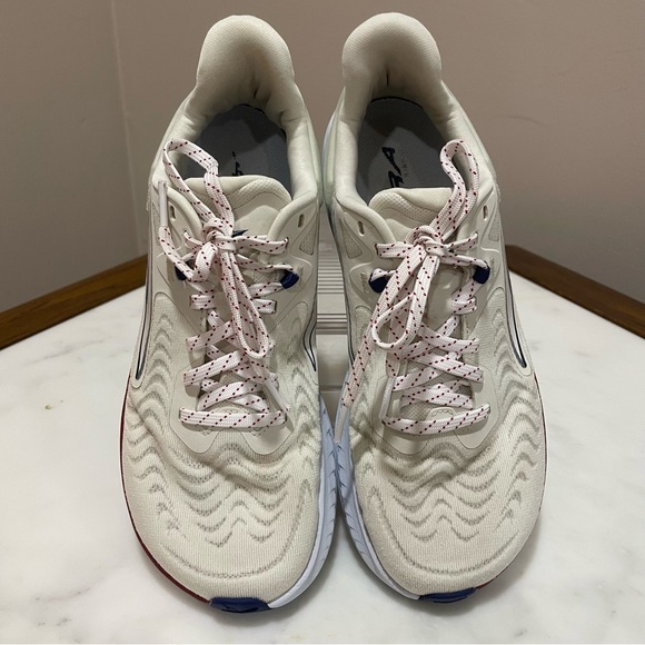 Altra Torin 7 Cream and Red Athletic Shoes size 8 for running - Picture 3 of 7